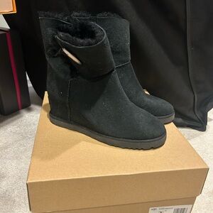 UGG Women's Black Winter Boots